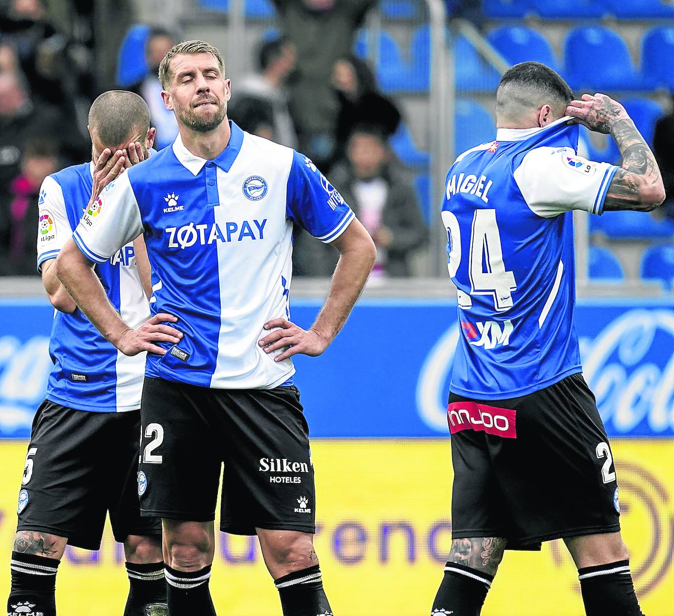 La cara de frustración de Lejeune lo dice todo después de encajar uno de los tres goles.