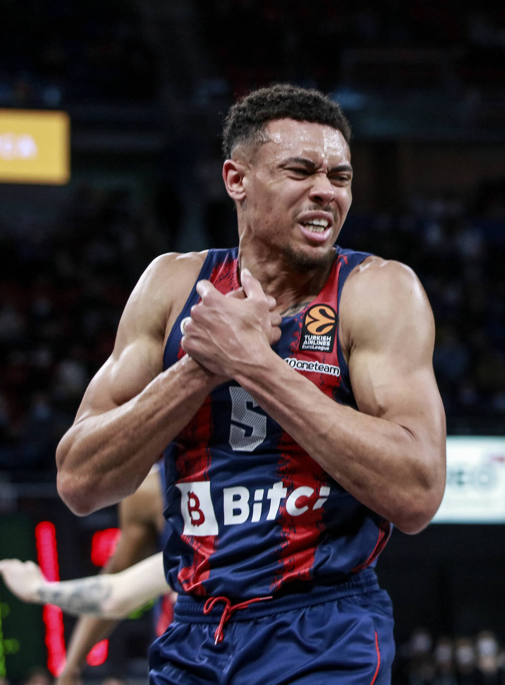 Fotos: Las mejores imágenes del Baskonia - Fenerbahce