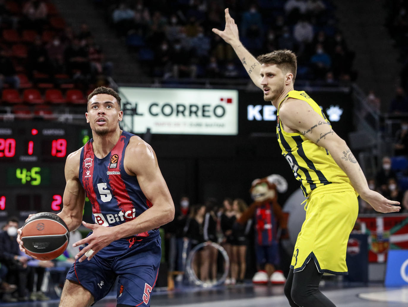 Fotos: Las mejores imágenes del Baskonia - Fenerbahce