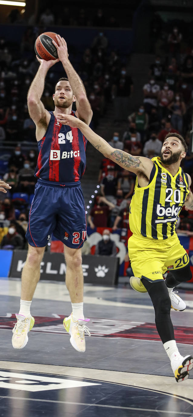 Fotos: Las mejores imágenes del Baskonia - Fenerbahce