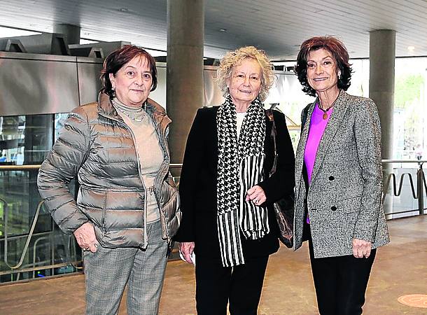 Elena Ibarra, Marga Tarazaga y Esther Domínguez. 