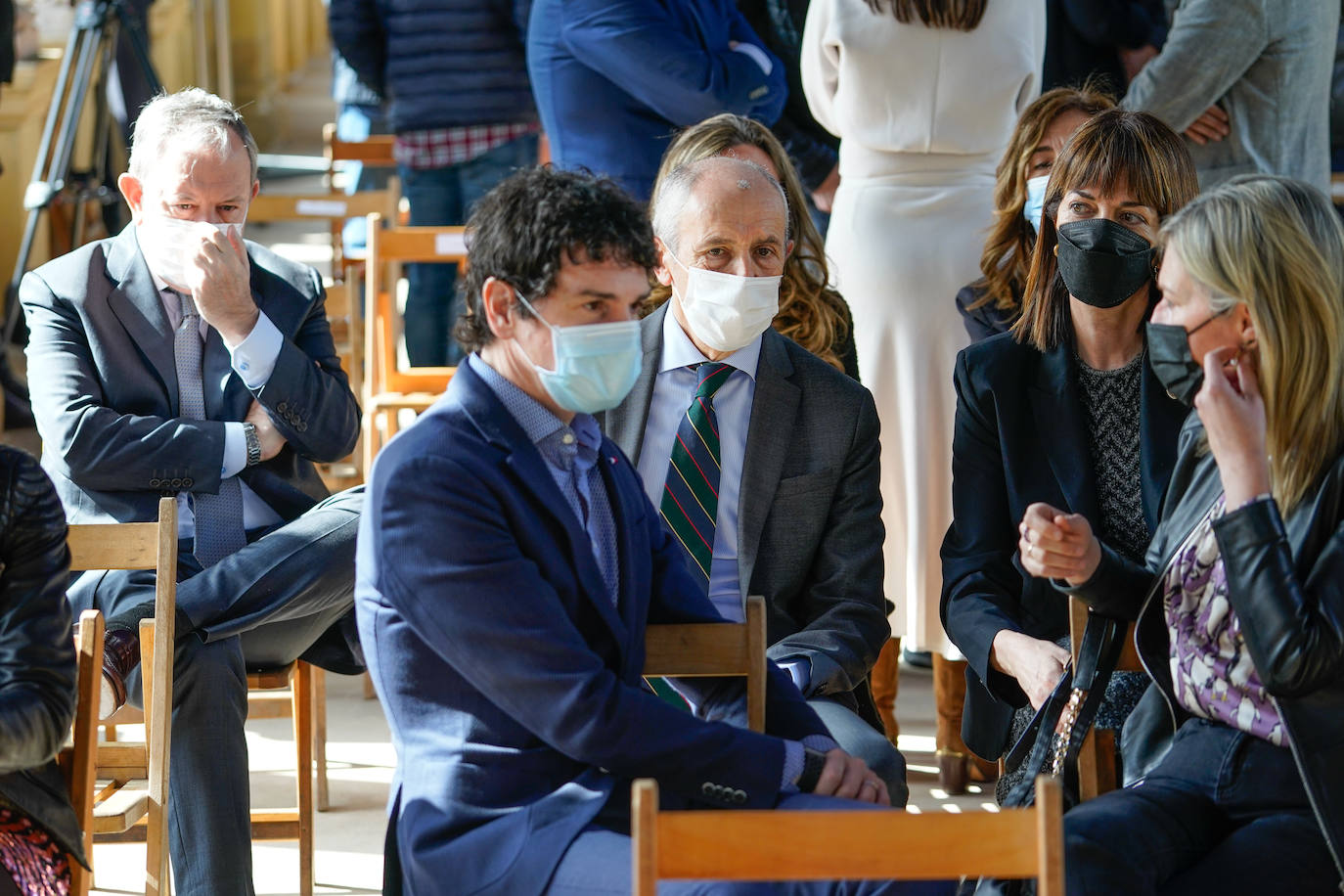 Fotos: Sentido homenaje a las víctimas de la Guerra Civil en Derio