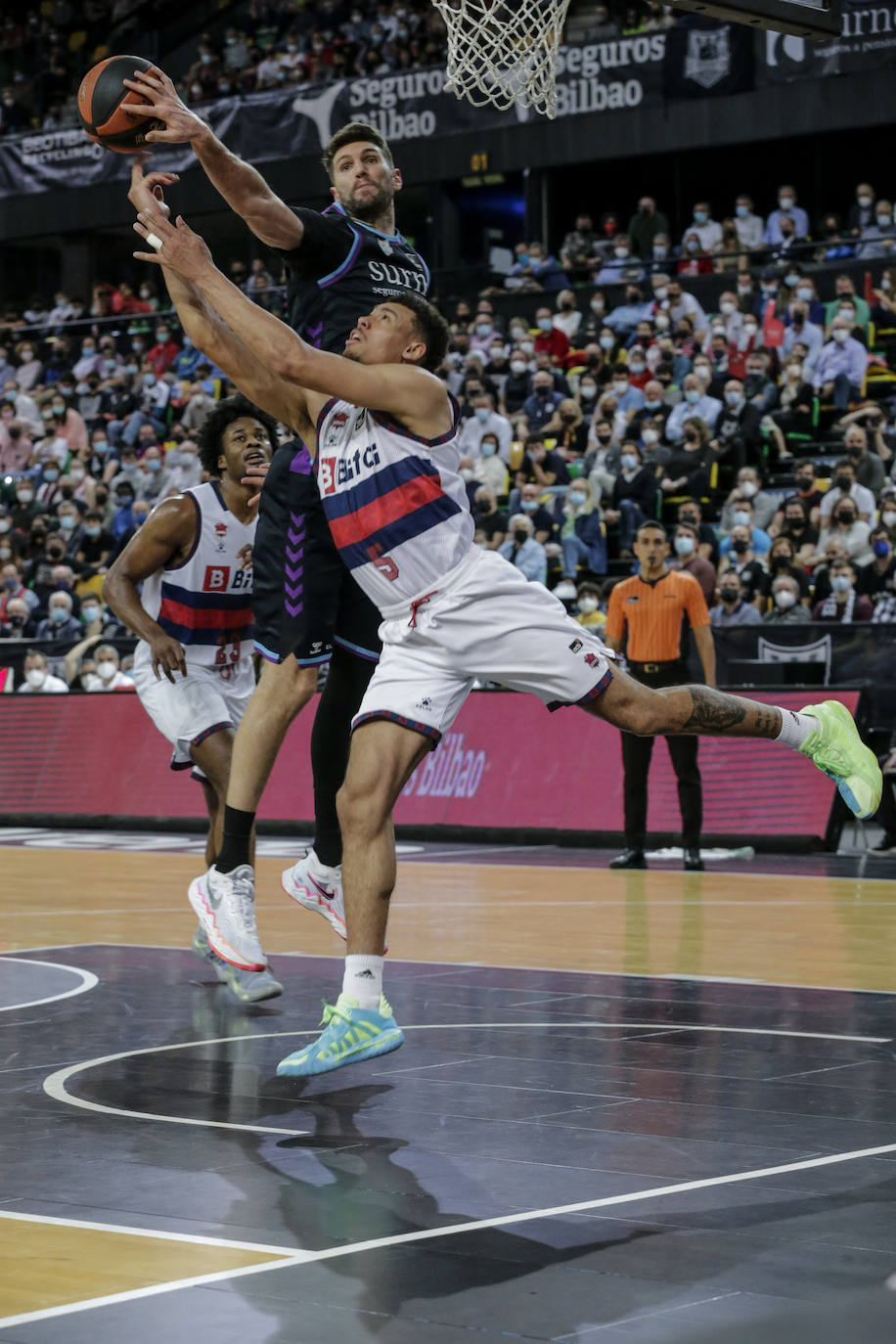 Fotos: Derbi entre el Bilbao Basket y Baskonia, en imágenes