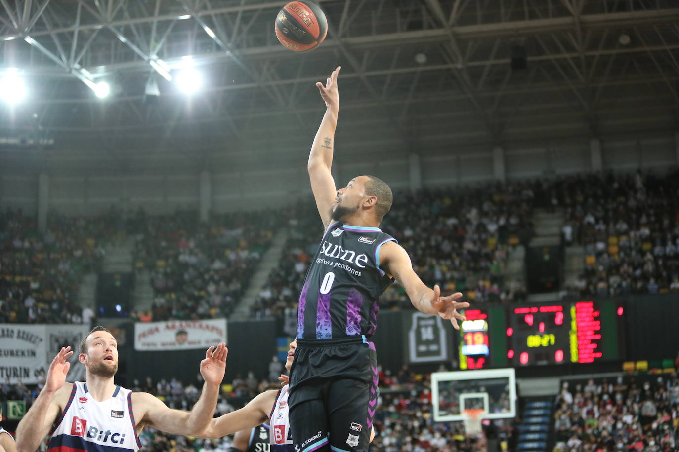 Fotos: Derbi entre el Bilbao Basket y Baskonia, en imágenes