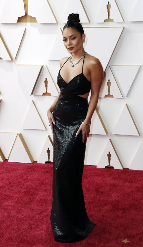 La actriz Vanessa Hudgens, con un vestido de Michael Kors.