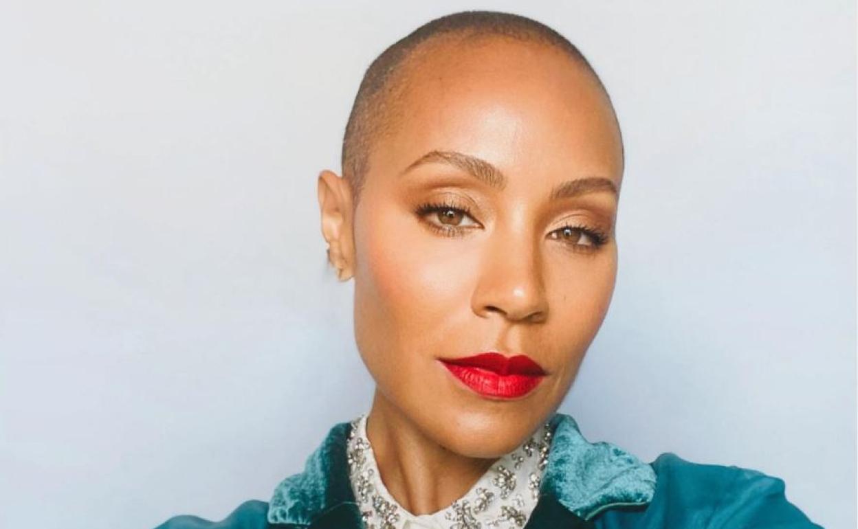 Jada Pinkett sufre alopecia. Riesgos y mitos de la enfermedad de la actriz.