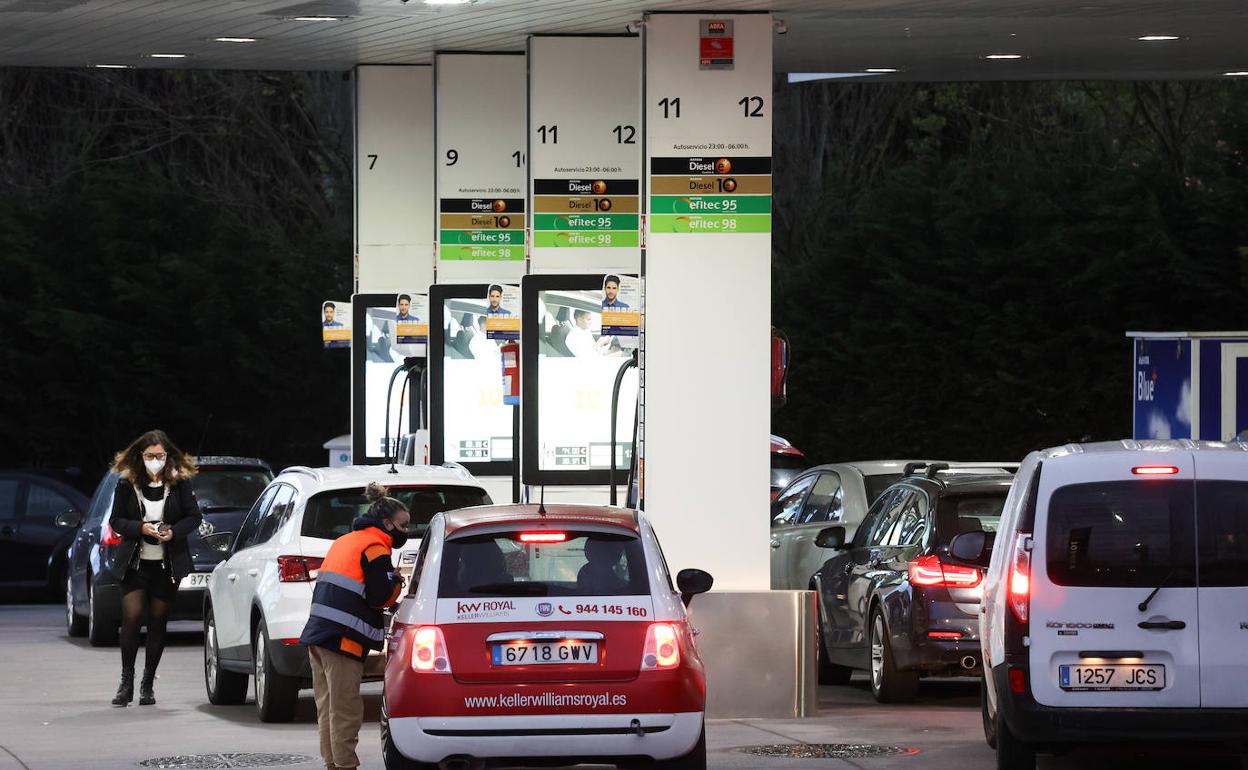 Gasolineras en Bizkia: 34 millones de euros con la subvención a los combustibles
