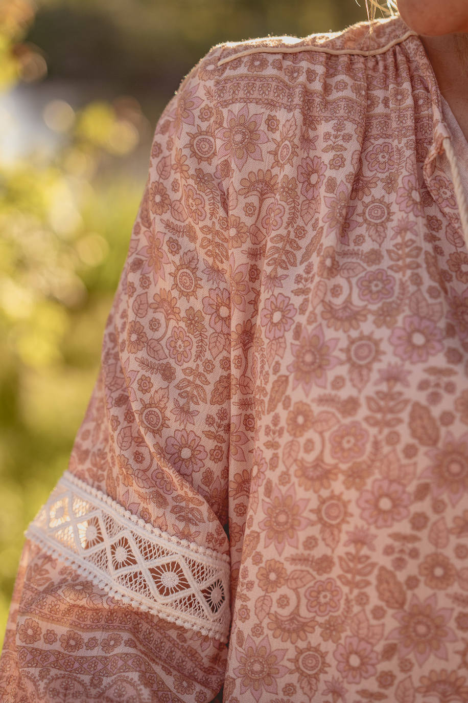 Fotos: Románticos y con un toque boho: los vestidos y blusas que arrasarán esta primavera los idea esta vizcaína