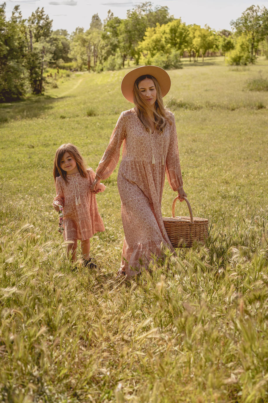 Fotos: Románticos y con un toque boho: los vestidos y blusas que arrasarán esta primavera los idea esta vizcaína