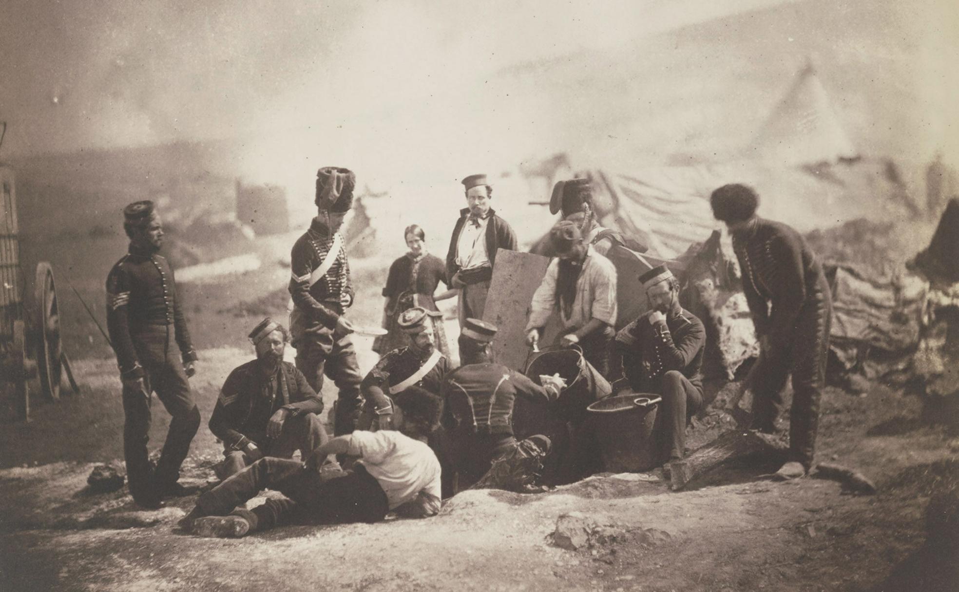 Cocina de campamento de una unidad de húsares en Crimea, fotografía de Roger Fenton de 1855.