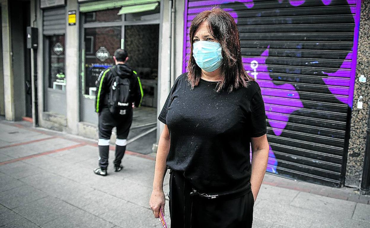 Monika Tato nació en Uribarri y lleva 37 años trabajando como peluquera. 