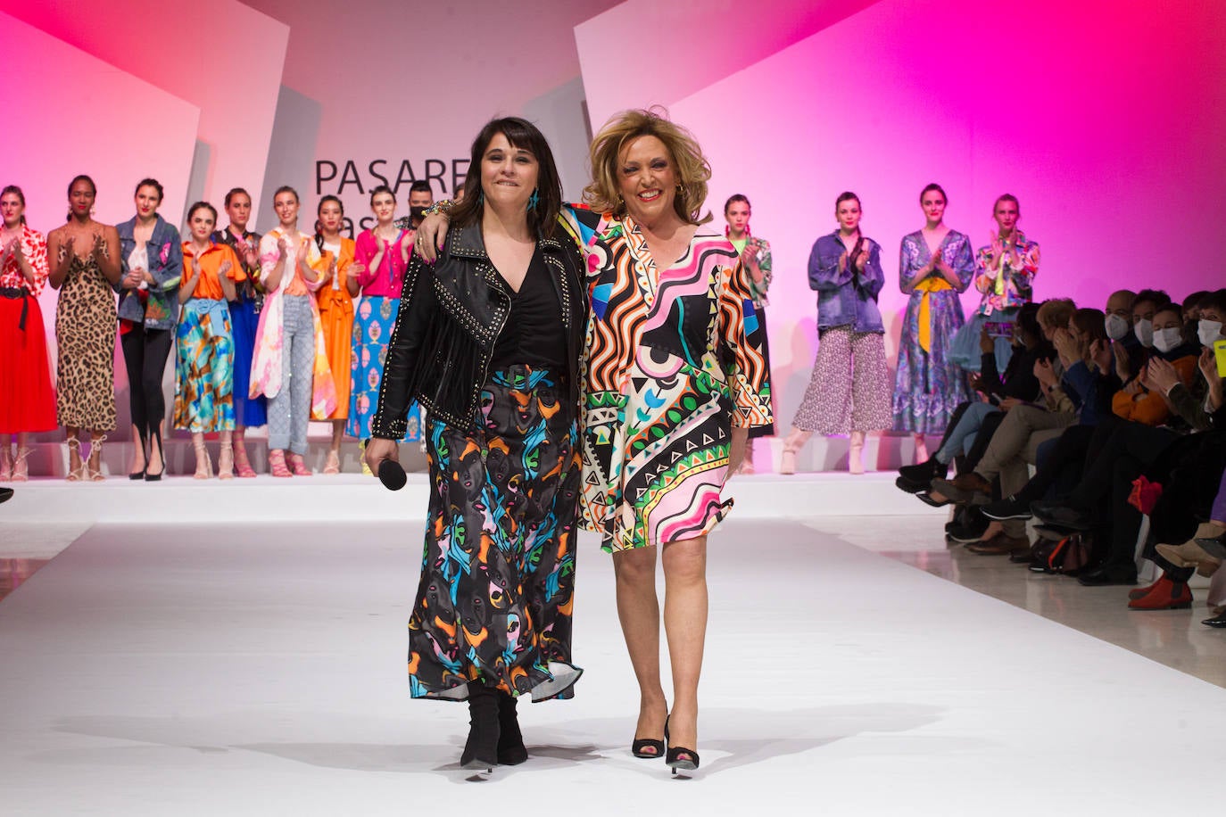 Lydia Lozano junto a Priscilla Ramírez, de Koker