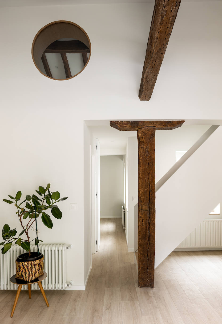 Fotos: Este piso antiguo de Bilbao se ha convertido en un impresionante dúplex minimalista