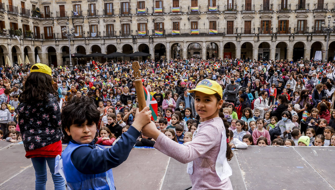 Fotos: Las mejores imágenes de la Korrika Txikia en Vitoria