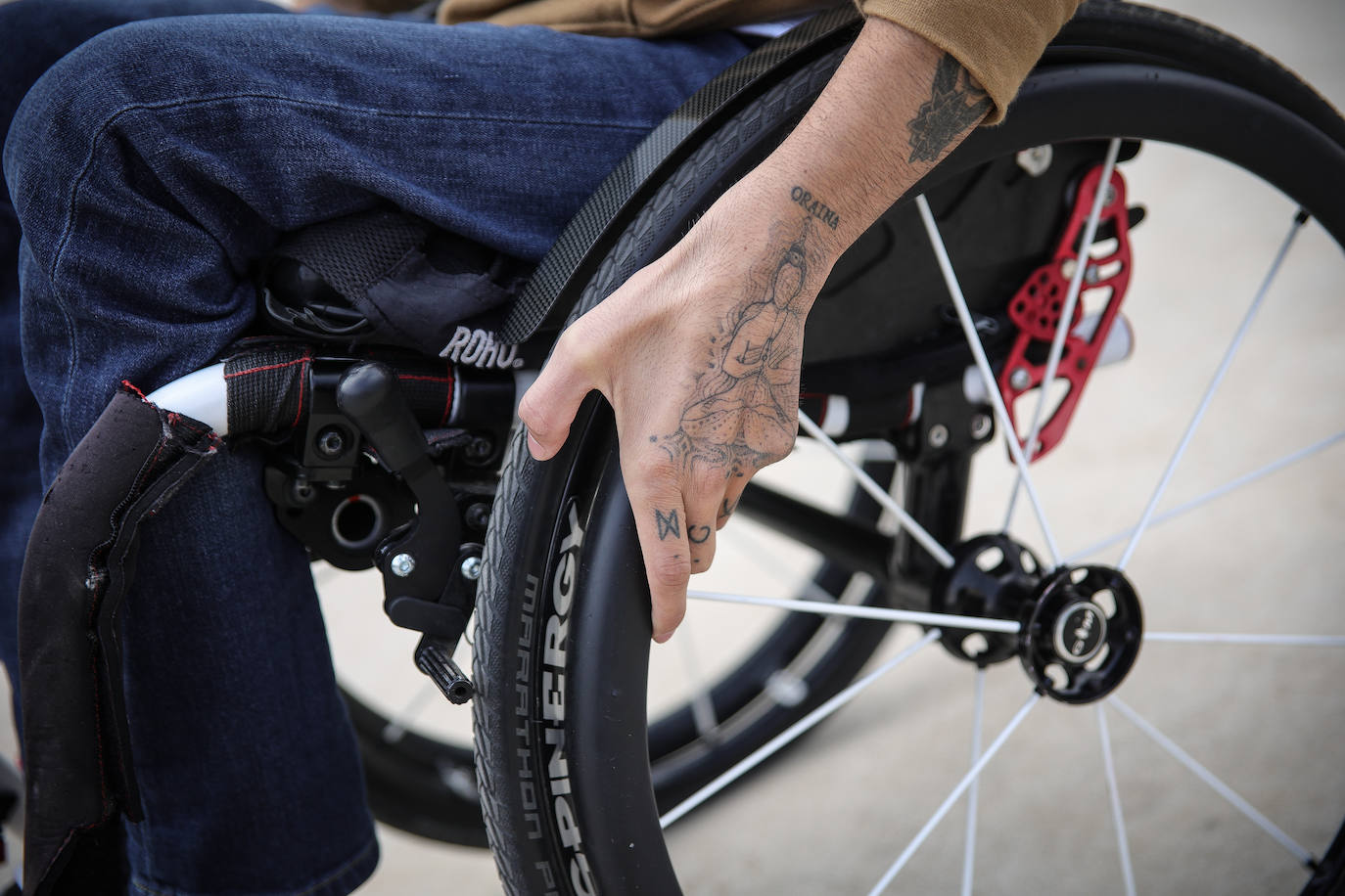 Fotos: La vida en silla de ruedas de Ander Arteagabeitia: su amor, sus aficiones, sus ilusiones...