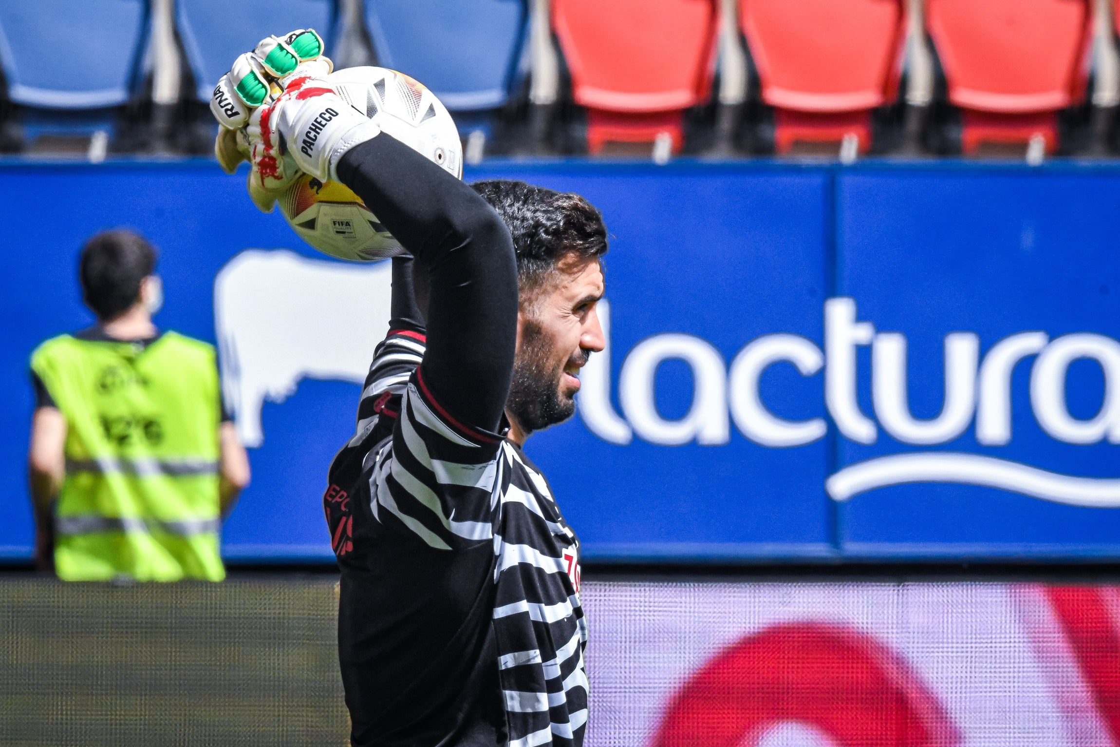Fotos: Las mejores imágenes de partido entre Osasuna y Alavés