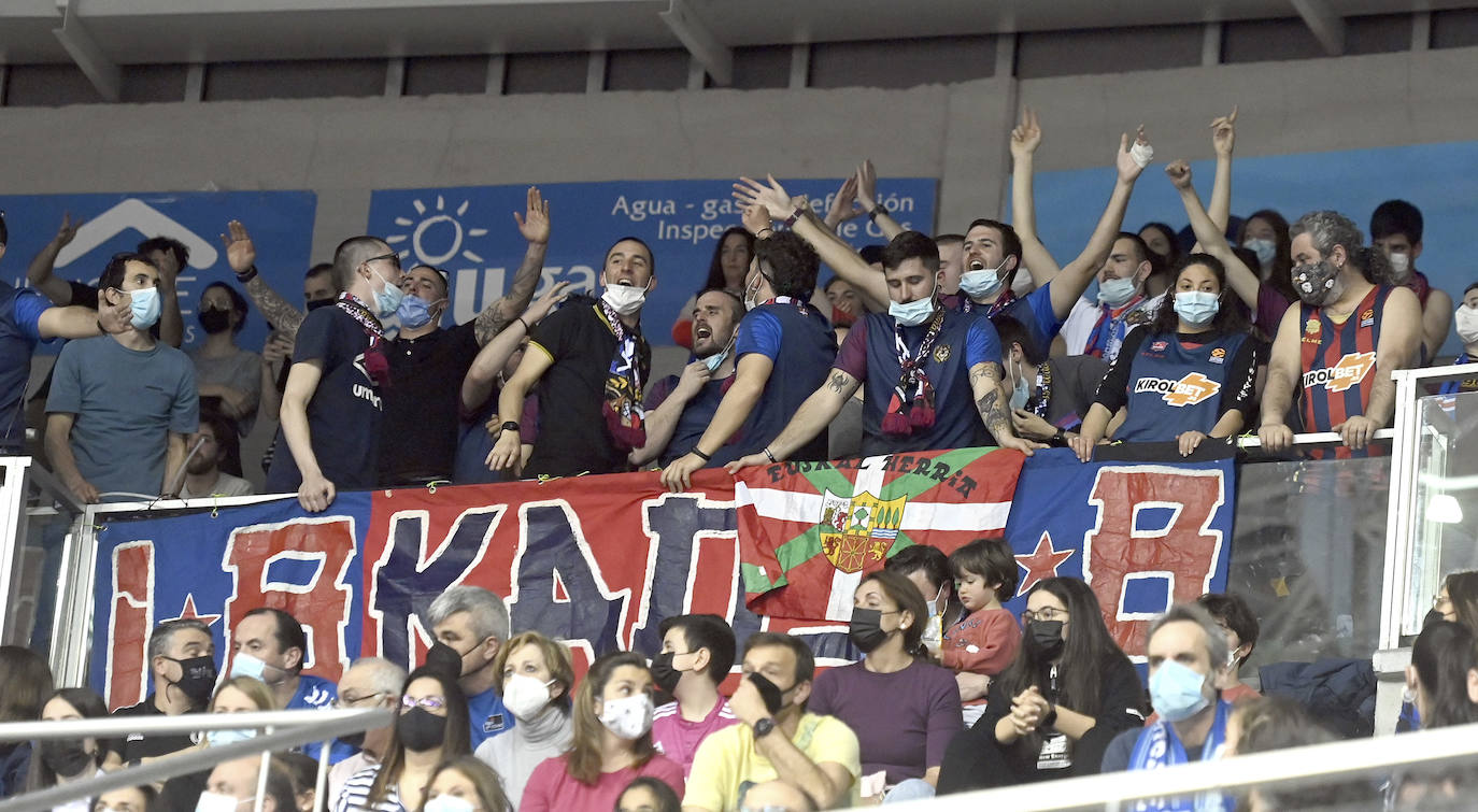 Fotos: Las mejores imágenes del Burgos - Baskonia