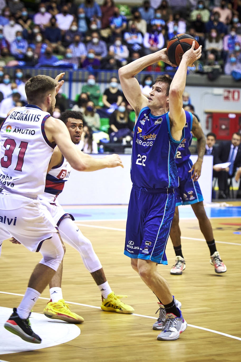 Fotos: Las mejores imágenes del Burgos - Baskonia