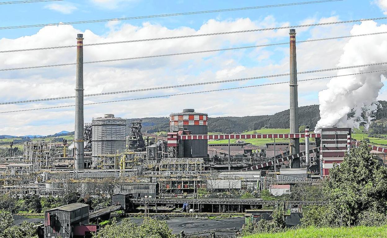 Instalaciones de ArcelorMitttal en Gijón, que experimentarán una gran transformación en los próximos años. 