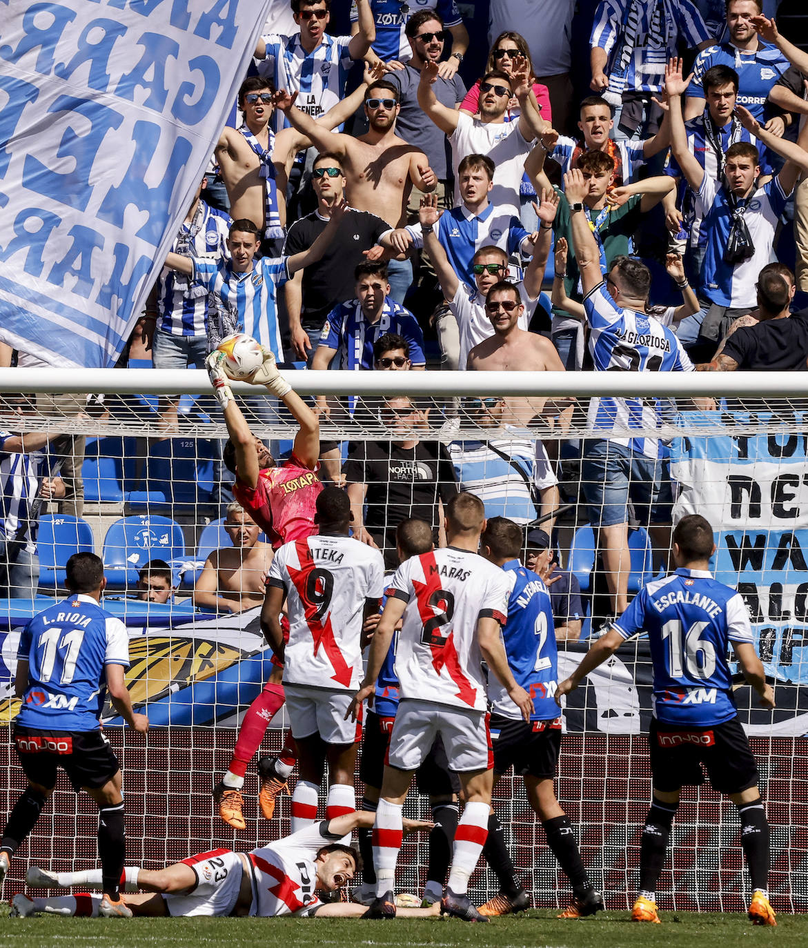 Fotos: Las mejores imágenes del Alavés-Rayo Vallecano