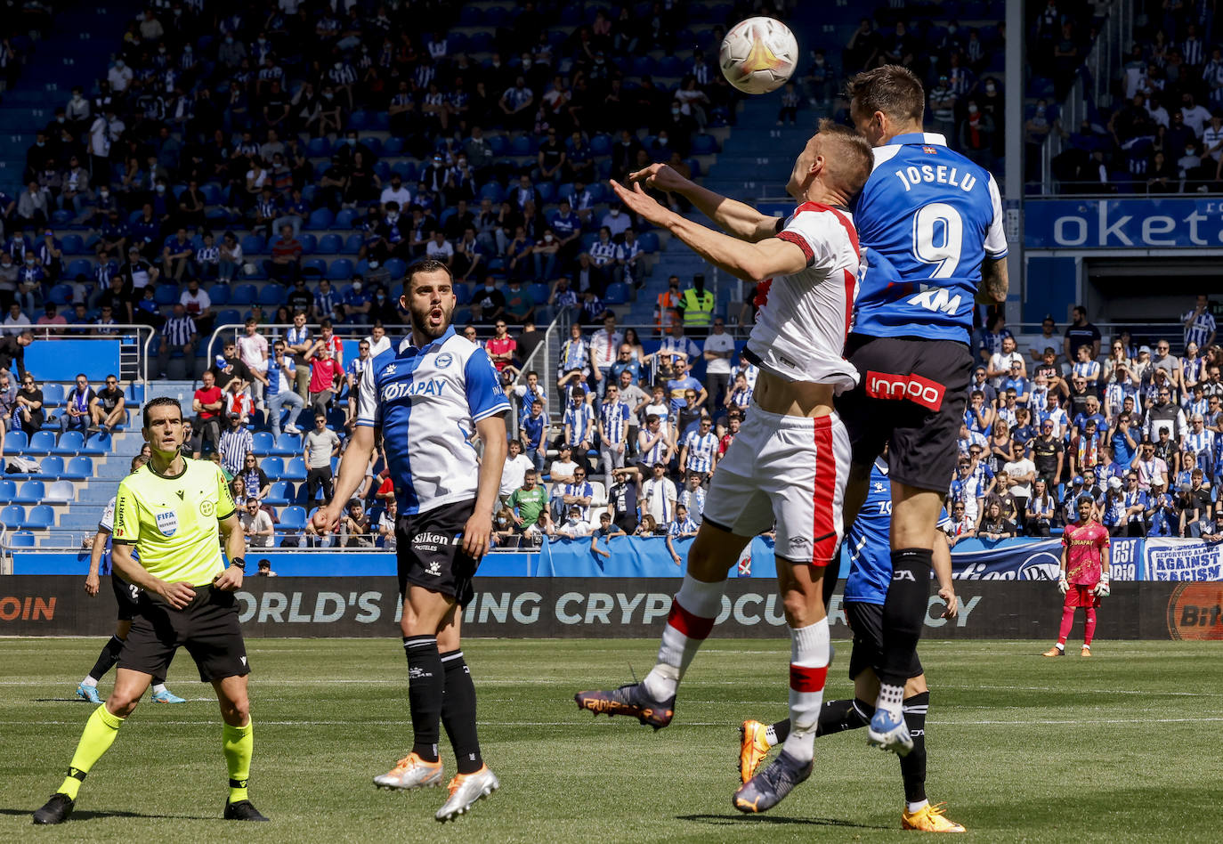 Fotos: Las mejores imágenes del Alavés-Rayo Vallecano