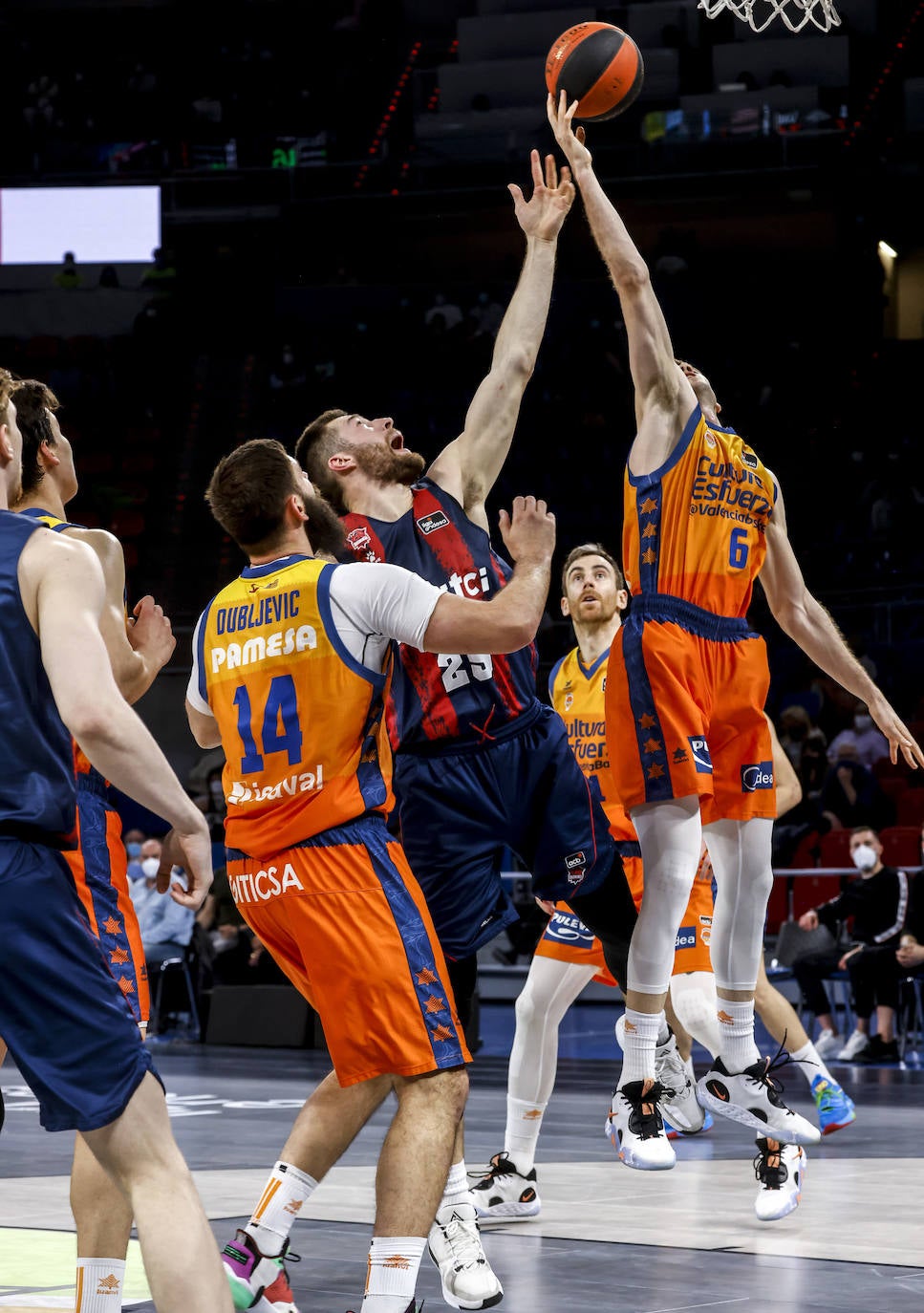 Fotos: Las mejores imágenes del Baskonia-Valencia