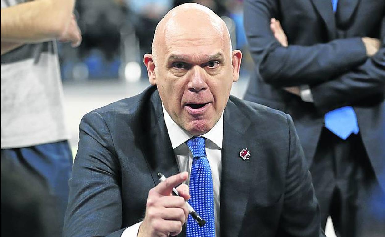 Neven Spahija, en pleno tiempo muerto. 