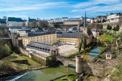 6.Luxemburgo.