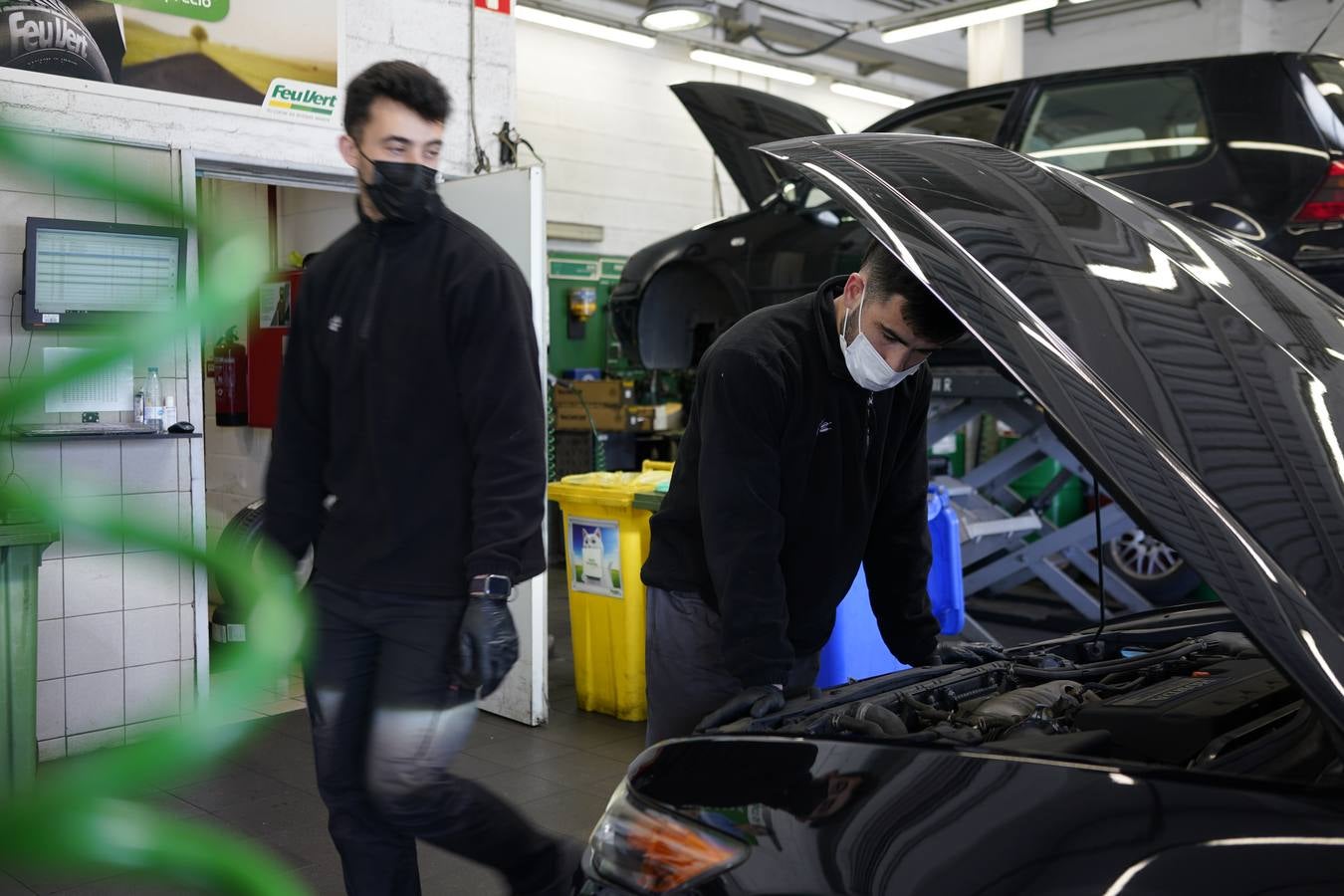 Fotos: Primer día sin mascarillas en interiores en Bizkaia