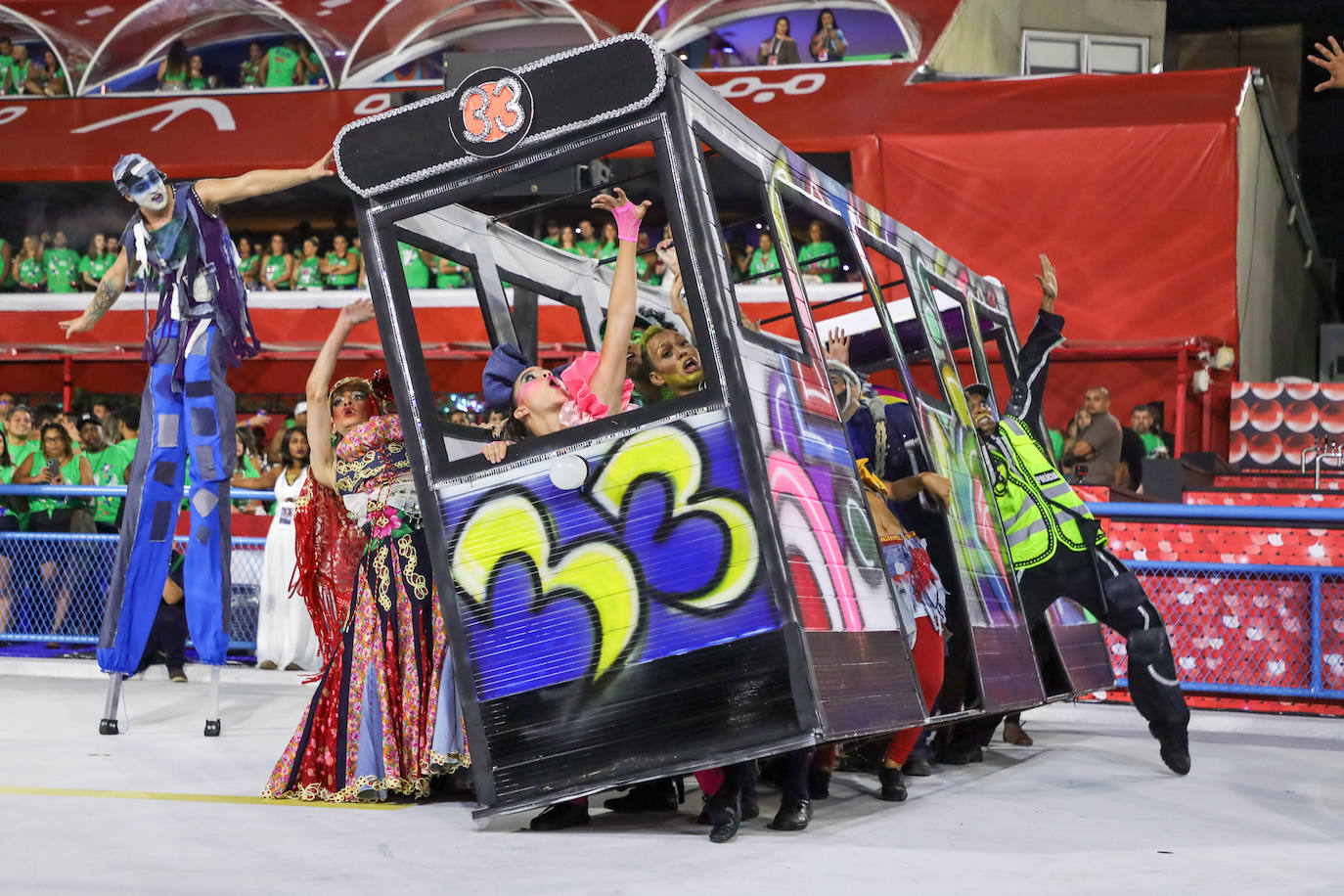 Fotos: El Carnaval vuelve a Río tras dos años de ausencia por medidas de control a la covid