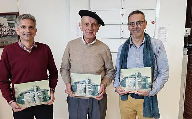 Kepa Jon Arana, Javier Zabala y Jesús Muniz en la presentación del libro. 