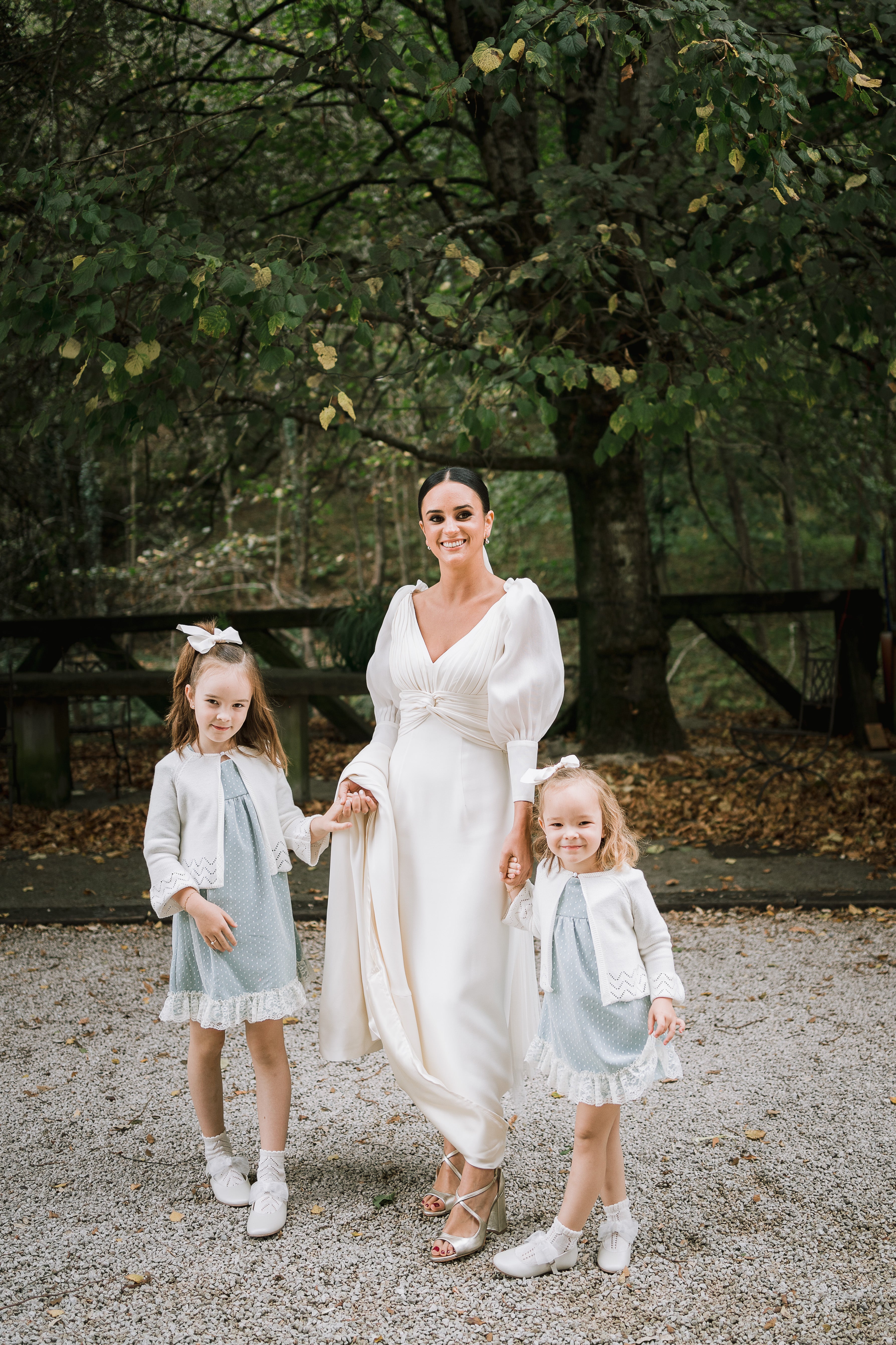 Fotos: Un vestido desmontable y un velo diferente: así fue la boda de Itziar en Amorebieta