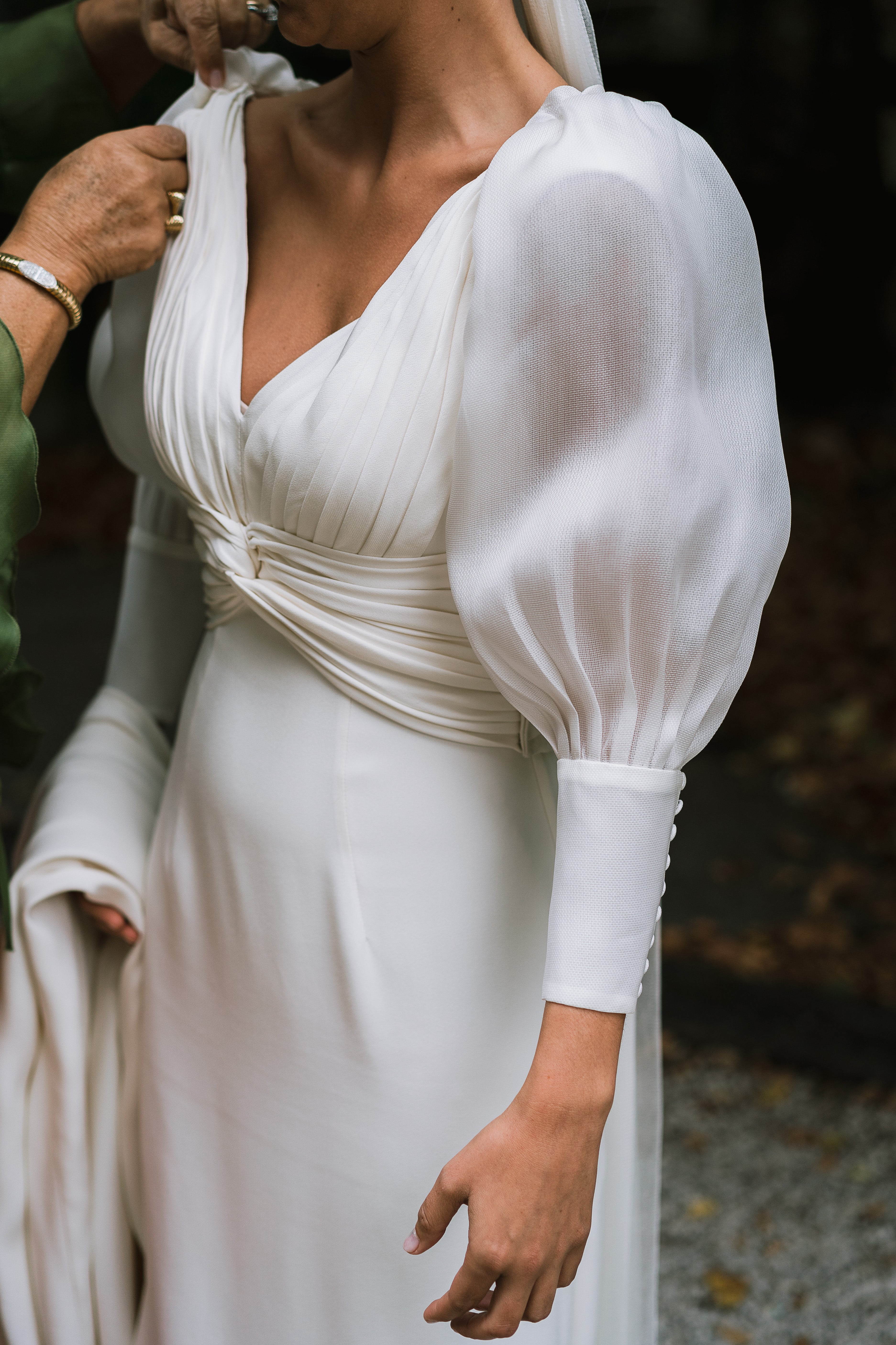 Fotos: Un vestido desmontable y un velo diferente: así fue la boda de Itziar en Amorebieta