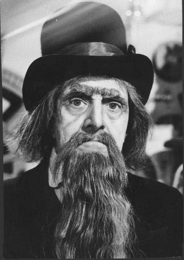 El actor Valentín Tornos caracterizado de Don Cicuta'.