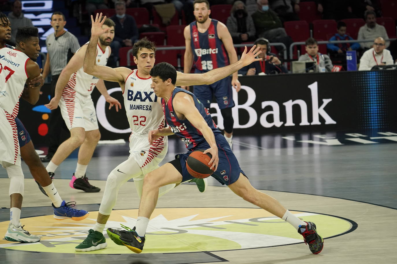 Fotos: Las mejores imágenes del Baskonia-Manresa