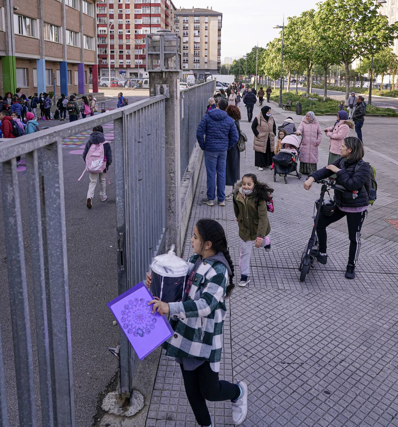 Fotos: Las imágenes del primer día de los colegios vitorianos sin mascarilla