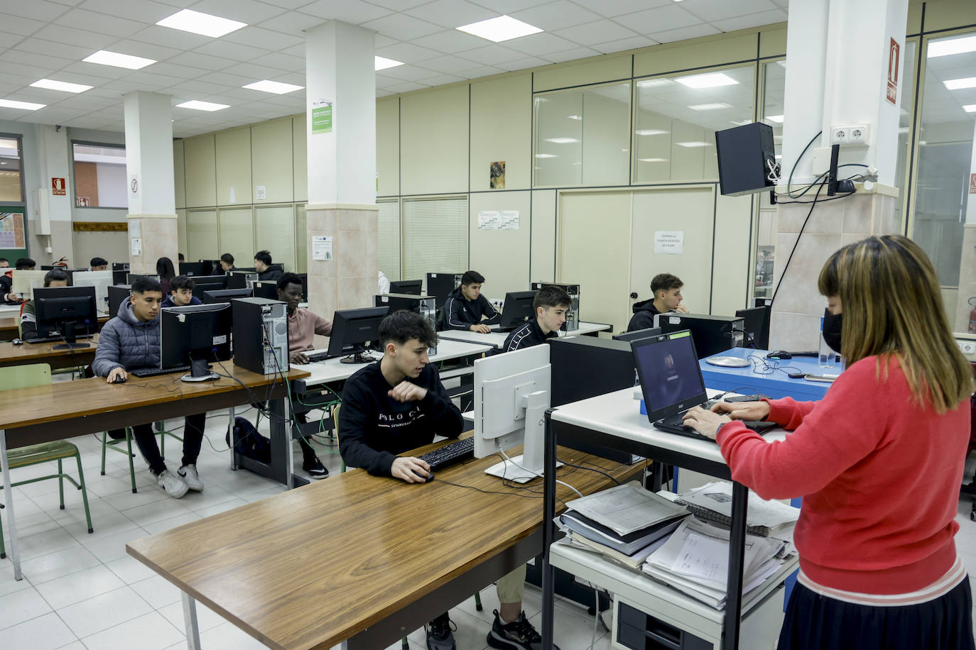 Fotos: Las imágenes del primer día de los colegios vitorianos sin mascarilla