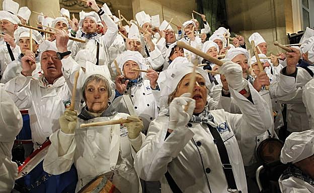 Las tamborradas y retretas estarán pasadas por agua