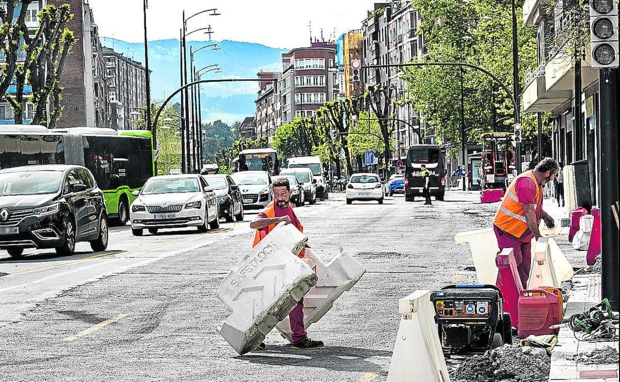 Las obras en la arteria principal de Deusto arrancaron en febrero del año pasado. 