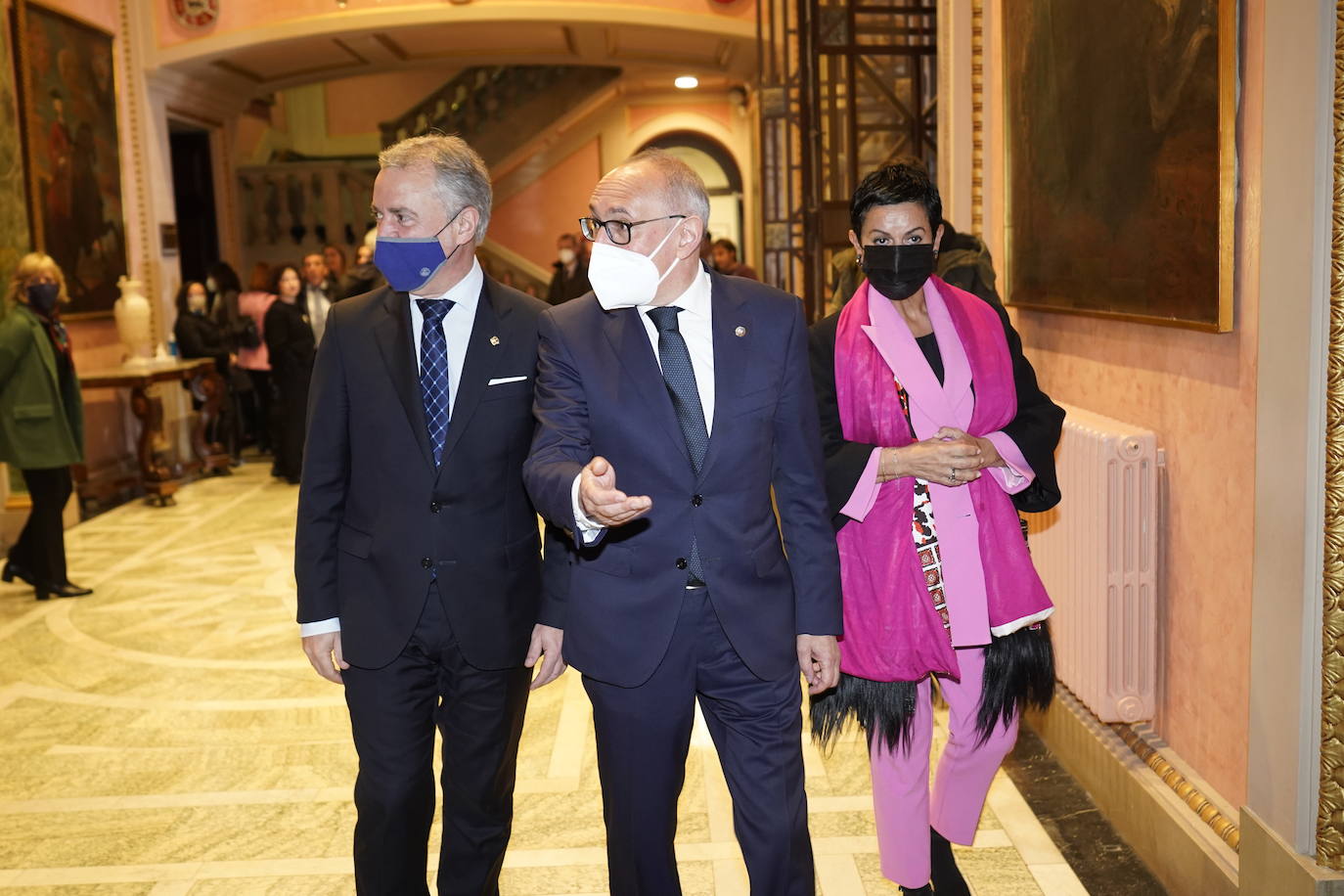 Fotos: La retreta en el Ayuntamiento y la Diputación