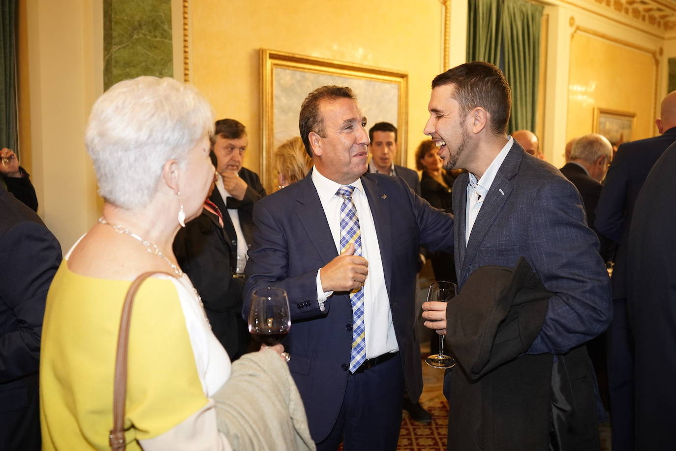 Fotos: La retreta en el Ayuntamiento y la Diputación