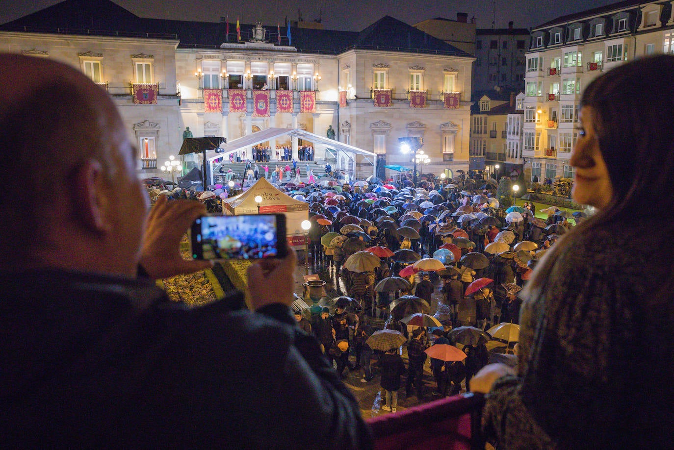 Fotos: La retreta en el Ayuntamiento y la Diputación