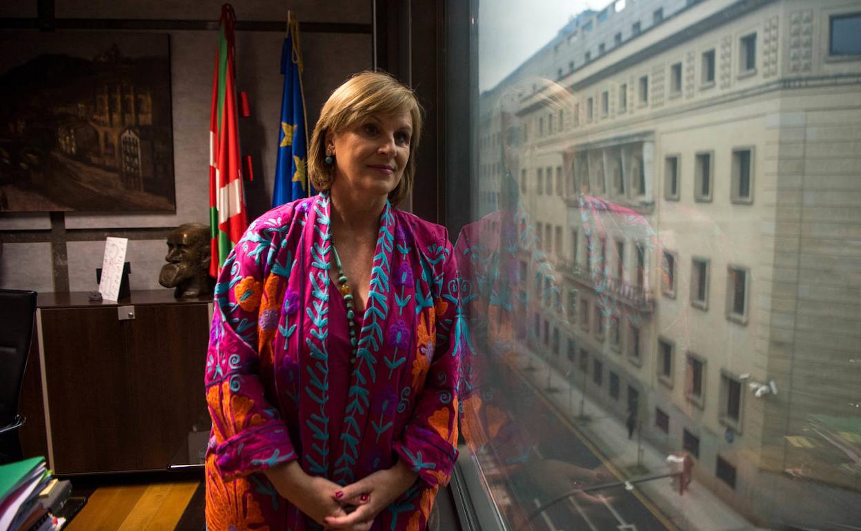 «No iremos a una bajada loca de impuestos porque nos hagan 'dumping'»