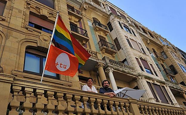 La asociación Gehitu pide que los asesinatos se traten como casos de violencia sexual