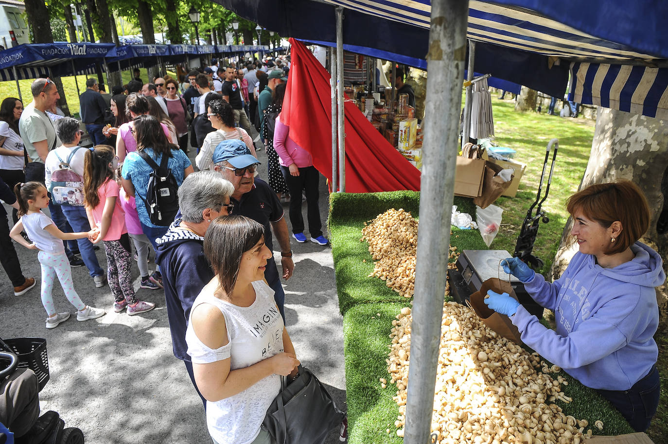 Fotos: Ambientazo en la Feria del Perritxiko de Kuartango