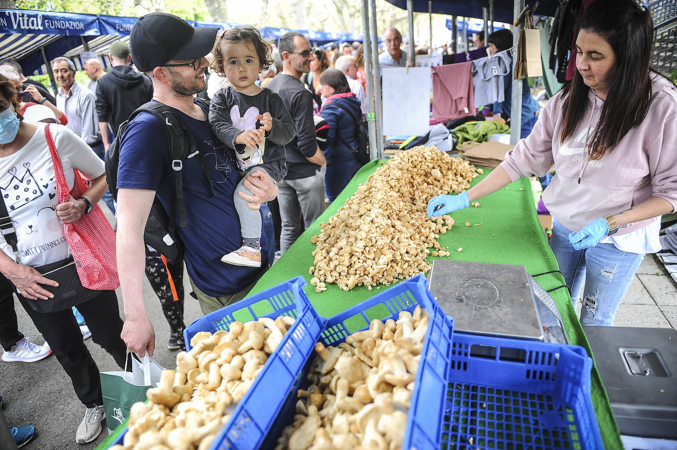 Fotos: Ambientazo en la Feria del Perritxiko de Kuartango