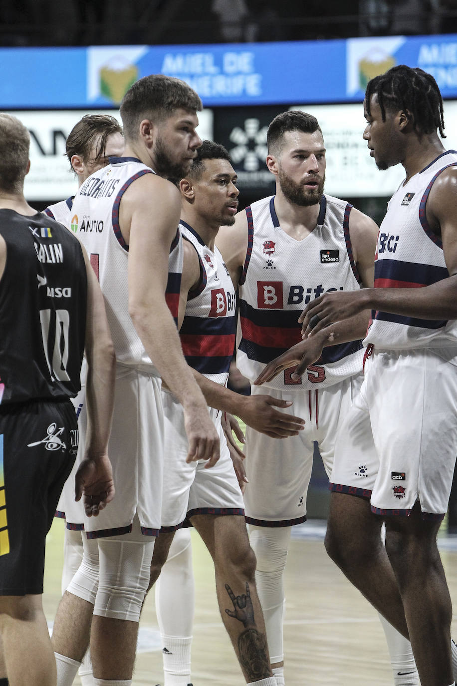 Fotos: Tenerife - Baskonia, en imágenes