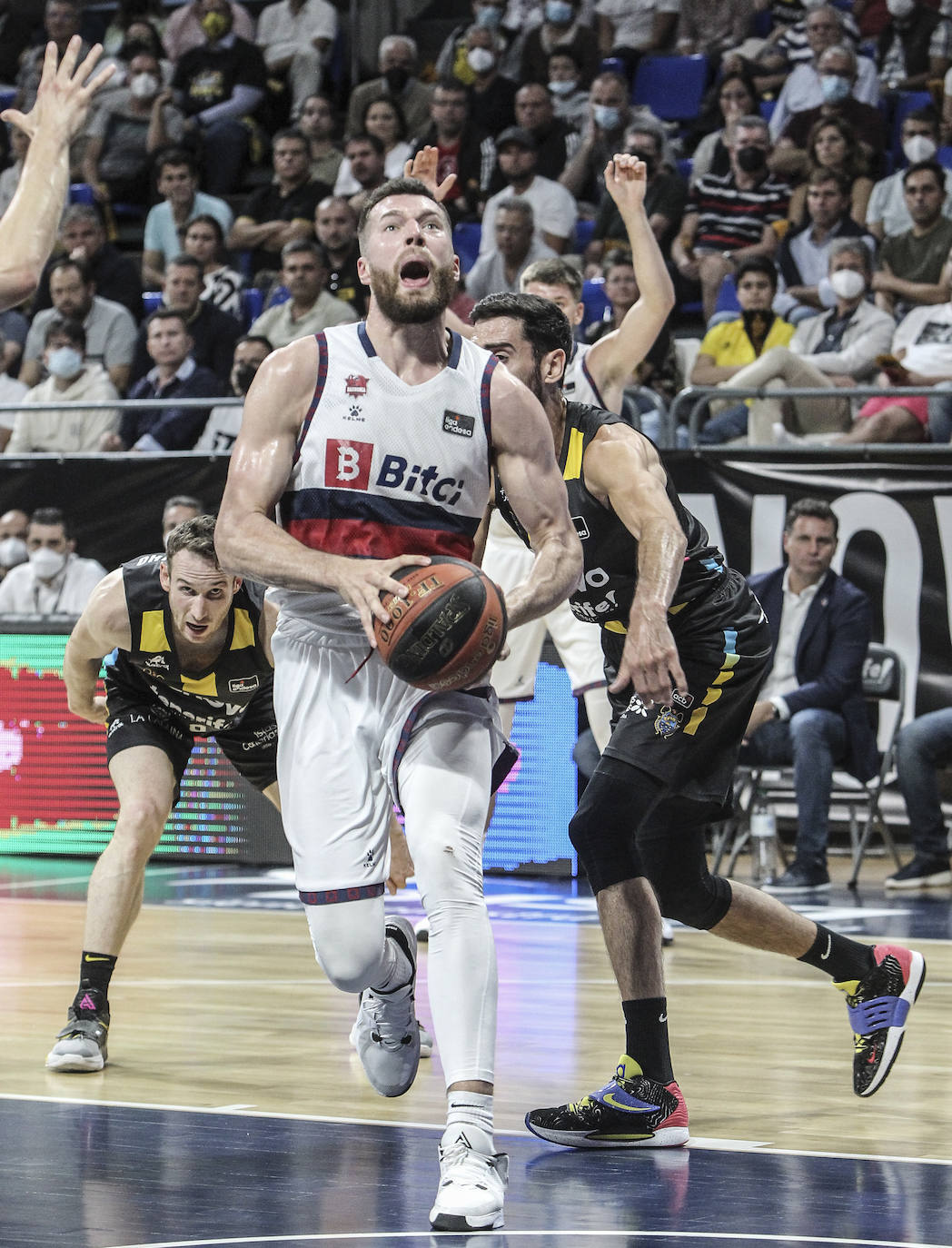 Fotos: Tenerife - Baskonia, en imágenes