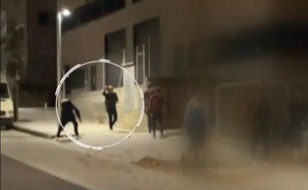 Captura del video que ayudó a identificar al presunto violador de Igualada. 