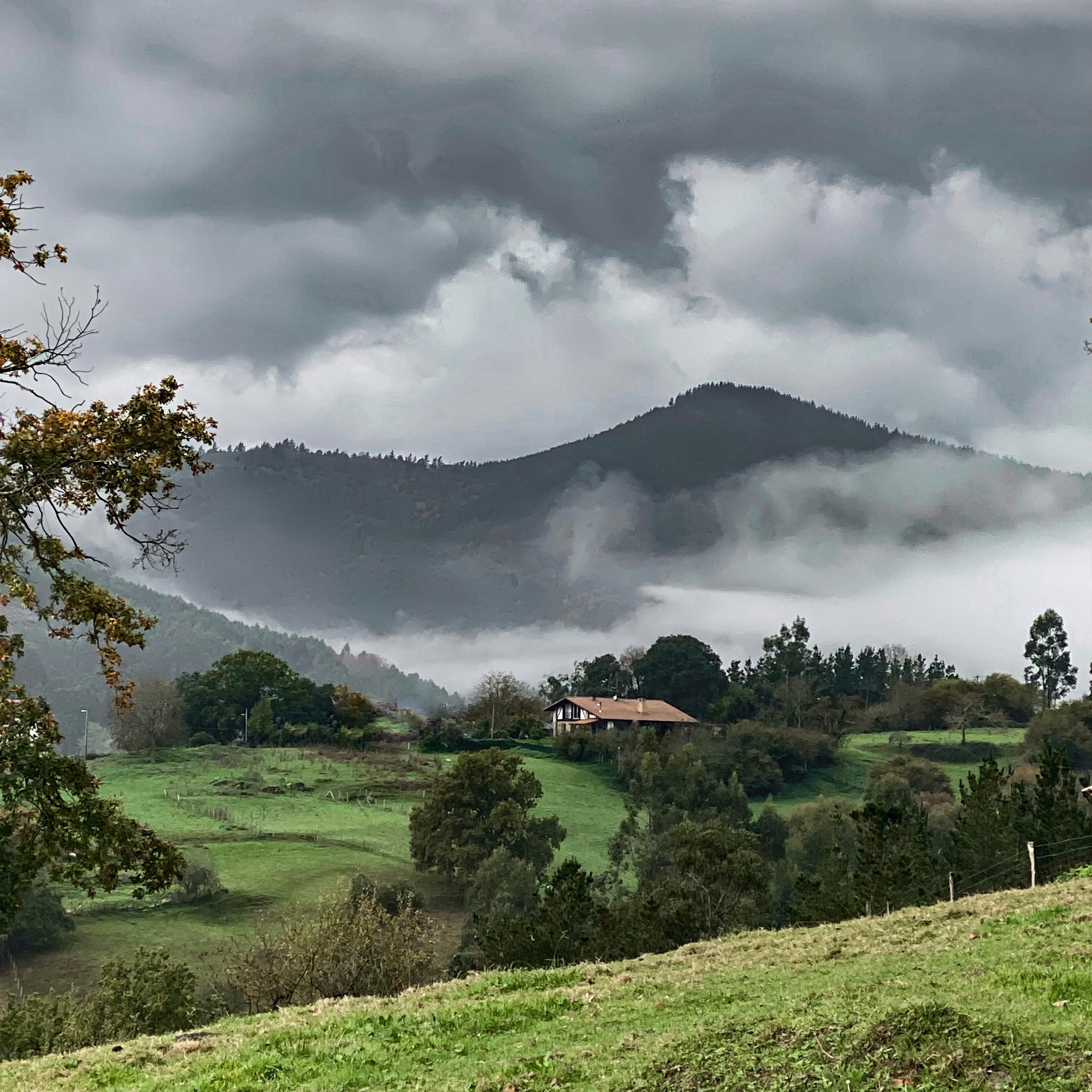 Fotos: La impactante reforma del caserío de Beatriz en las montañas de Las Encartaciones